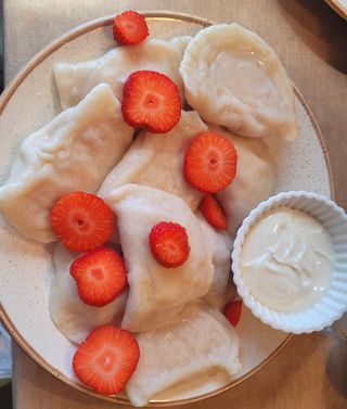 Pierogi letnie z truskawkami - 8 szt