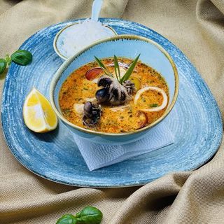 Tomiyam soup with seafood