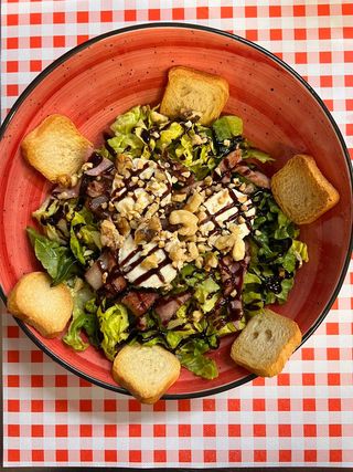 Ensalada De Queso De Cabra