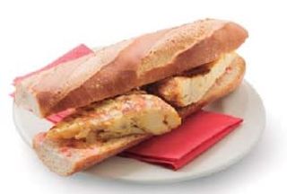 Bocadillo De Tortilla De Patata Y Cebolla