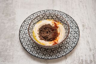 Hummus cu carne