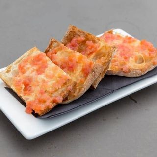 Coca De Cristal Con Tomate