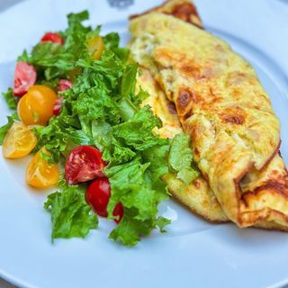 *Omlette con prosciutto e formaggio