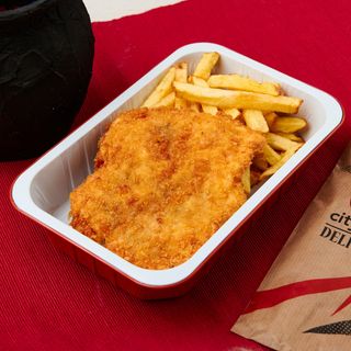 Snitel de pui cu cartofi prajiti ,,Monza”