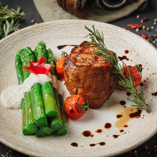 Muschi vita Brazilia, sos piper verde, sparanghel 200/50/100 gr