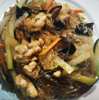 Fideos Chinos Salteados Con Carne