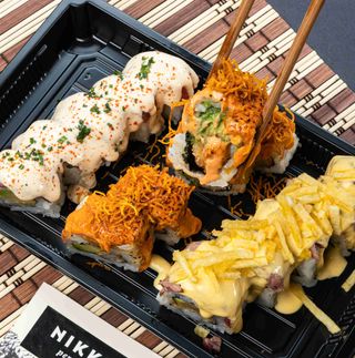 URAMAKI BOX 15 PIEZAS