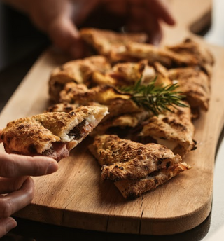 Focaccia Rellena Mortadela