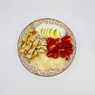 Insalata con misticanza, pollo griglia, pomodorini