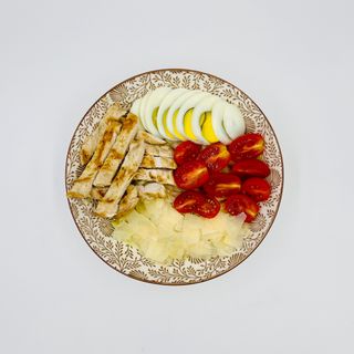 Insalata Con Misticanza,Pollo Griglia,Pomodorini