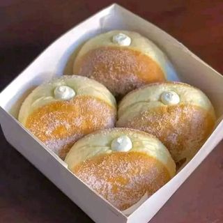 Milky Doughnuts (4 Pieces)