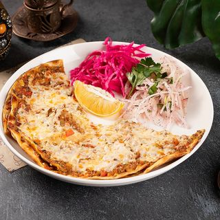 Лахмаджун с сыром (330 г)