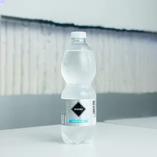 Acqua naturale in bottiglia 50 cl