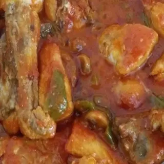 Pollo Tomate Champiñones