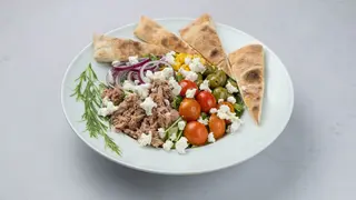 Salata sa tunom