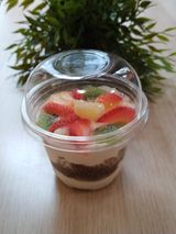 Крем маскарпоне с чия и плодове