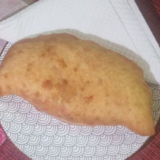 Panzerotto salsiccia piccante fritto