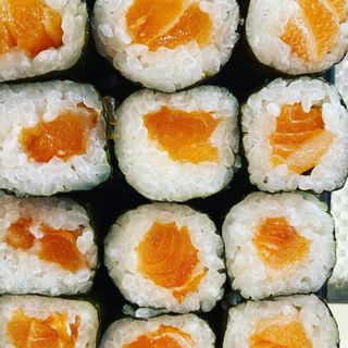 Maki De Salmón (6 Uds.)