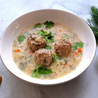 Zupa z klopsikami