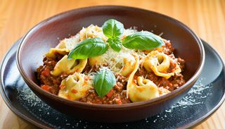 Tortellini bologneze