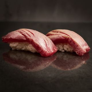 Nigiri Atún Bluefin Akami Flambeado