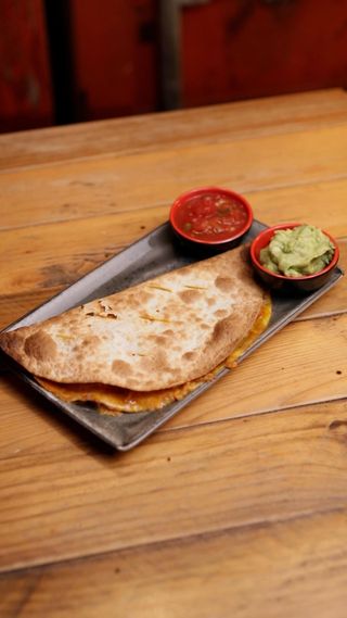 Quesadilla De Pollo Achiote (1 Ud.)