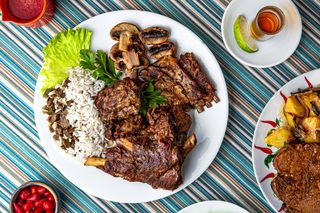 Miel copt cu garnitură din orez cu ficat