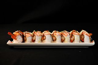 N15B langostino rebozada, fresas por dentro, salmón y foie flameado.