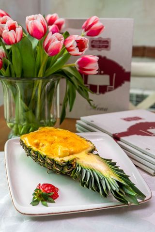 Крем брюле в ананас (500г)