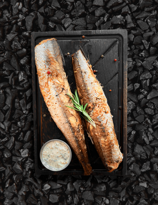 Мерлуза на грилі з соусом тар-тар