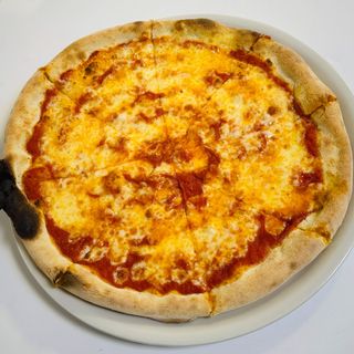 Margherita + Coca-Cola Lattina +patatine fritte + baklawa