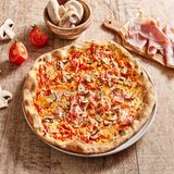 PIZZA FINA PROSCIUTTO E FUNGHI
