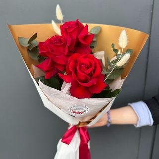 წითელი ვარდი (3)