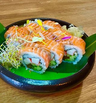 California roll z łososiem