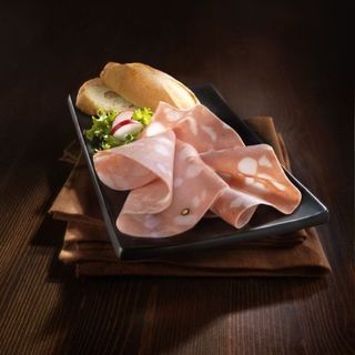 Tagliere con mortadella Bologna