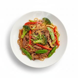 Spaghetti di riso saltati al manzo