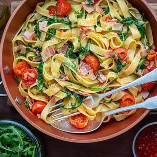 Makaron tagliatelle z kurczakiem