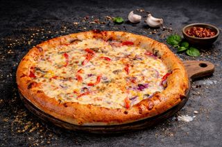 Pizza Vegetariană + sos gratis