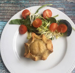 Empanada Individual De Bacalao 4 Uds