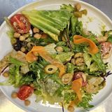 Хрупкави салатки със скариди и авокадо (280 гр.)