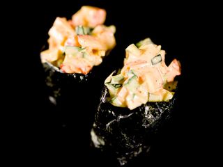 Гункан Пикантно рачешко рулце (2бр-90г)