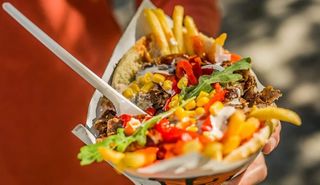 Kebab bułka z frytkami