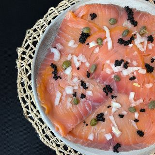 Carpaccio de salmón