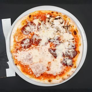 Pizza Quatro stagioni