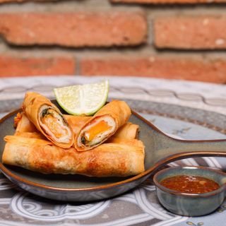 ყველის ჩხირები ისპანახით და ლორით