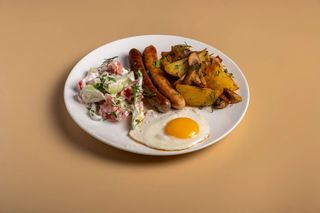 Завтрак по домашнему с грибами и колбасками