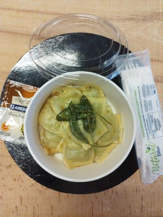 Ravioli di ricotta e spinaci burro e salvia 