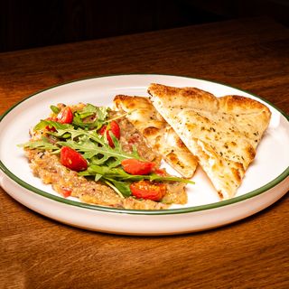 Icre din vinete coapte cu  tomate și focaccia 