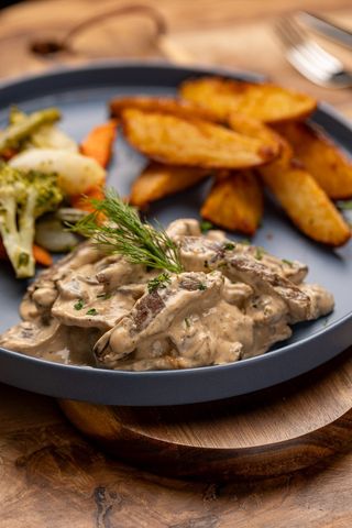 Boeuf Stroganov