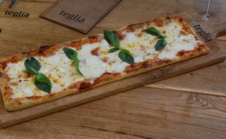 Pizza Margerita con bufala 60cm